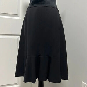 Nine West || Black bottom ruffled fit/flare skirt size 6